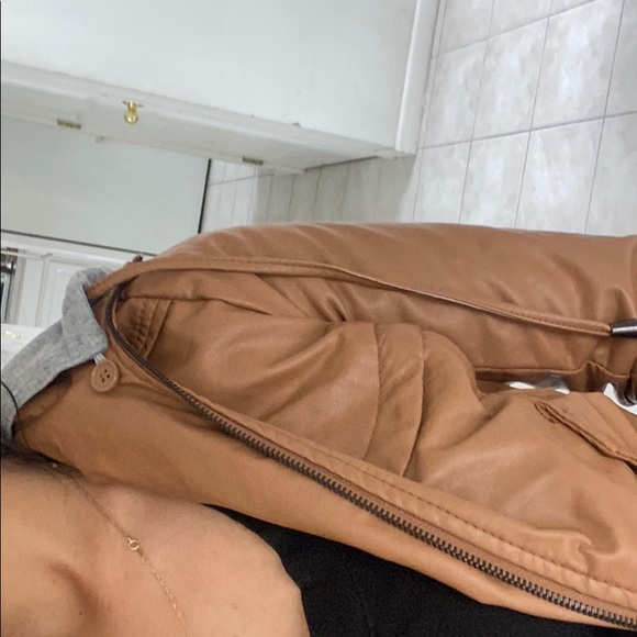 Leather jacket - Picture 3 of 5